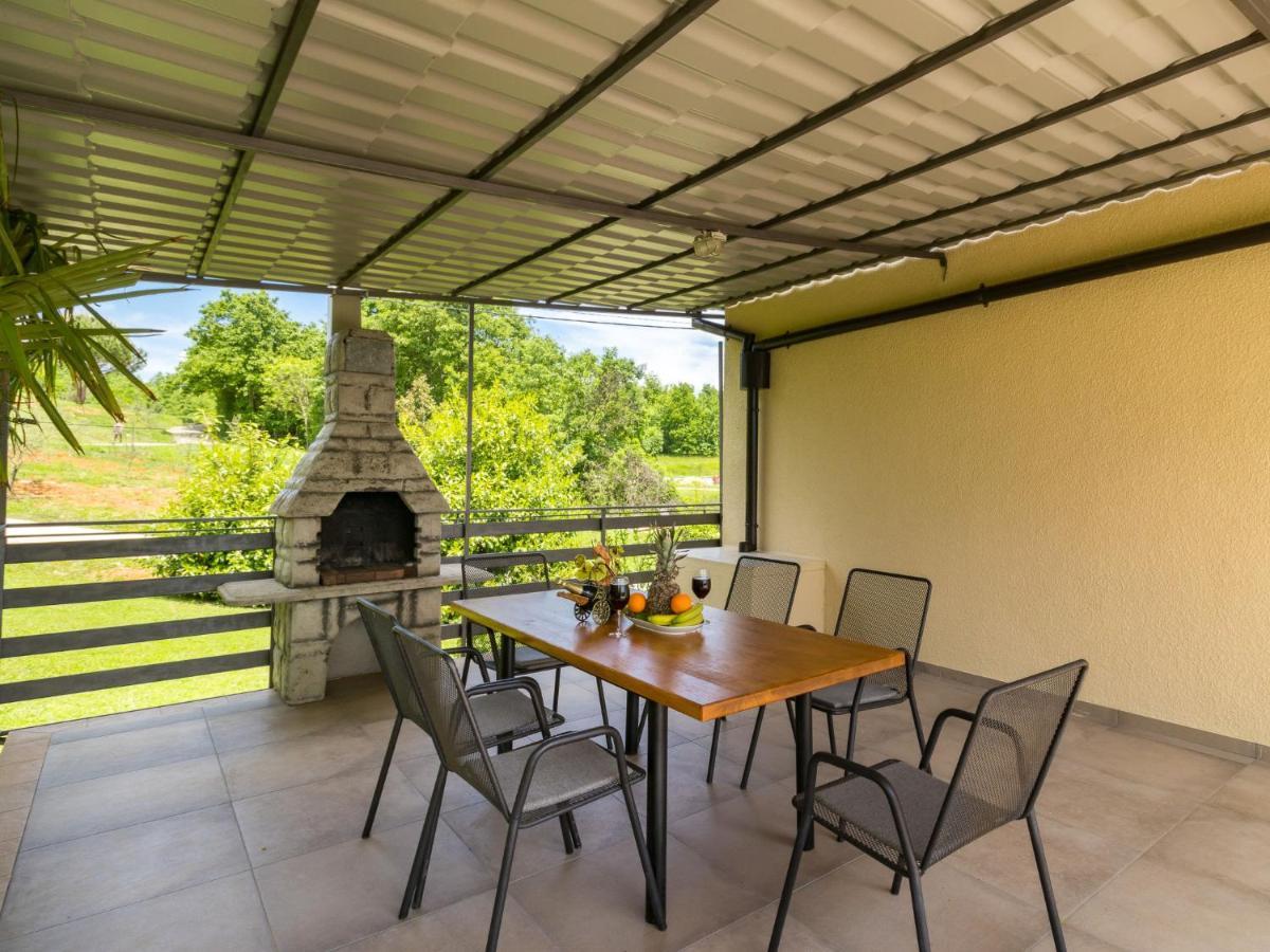 Holiday Home Larisa - Ipc141 By Interhome Pican Bagian luar foto