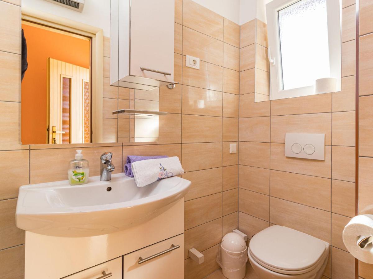Holiday Home Larisa - Ipc141 By Interhome Pican Bagian luar foto